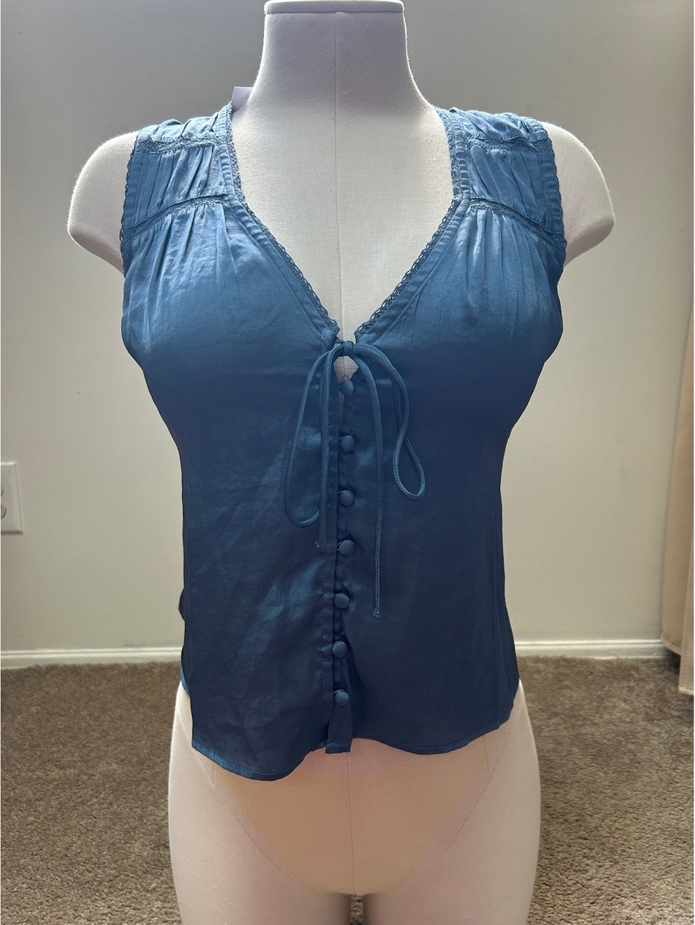 NWT American Eagle Sleeveless Blouse Medium